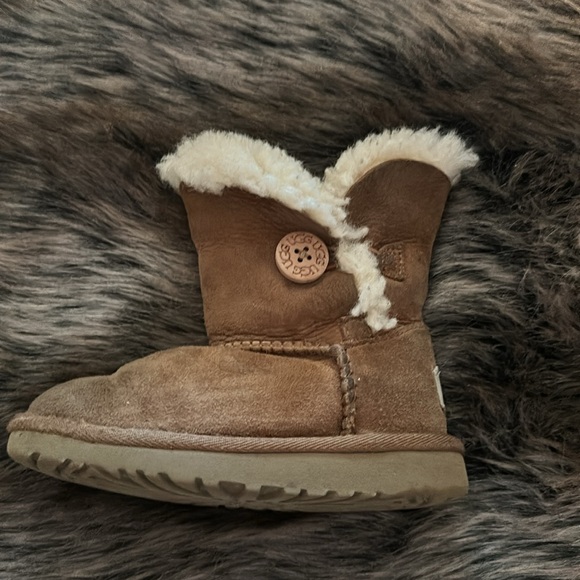 UGG Chestnut Boots Bailey Buttons Girls 9 - Picture 5 of 7